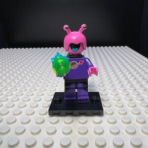 Space Creature LEGO® collectable Minifigure series 22 71032.