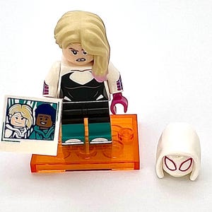 Spider Gwen, Gwen Stacy  LEGO® collectable Minifigure series Spider-Man 71050.