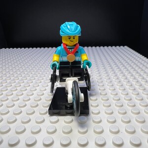 Wheelchair Racer LEGO® collectable Minifigure series 22 71032.