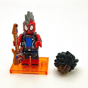 Spider-Punk, Hobie Brown   LEGO® collectable Minifigure series Spider-Man 71050.