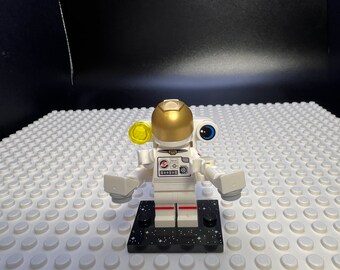 Spacewalking Astronaut LEGO® collectable Minifigure series 26 71046.
