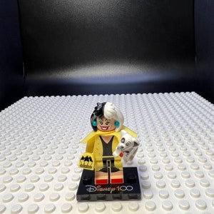 Cruella de Vil LEGO® collectable Minifigure Disney 100 71038.