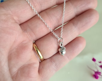 Sterling silver acorn pendant necklace. Dainty pendant. Perfect gift for nature lovers.