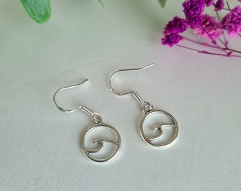 Dainty silver ocean wave silver earrings with sterling silver earring hooks. Hypoallergic. Minimalist earrings. Gift for her