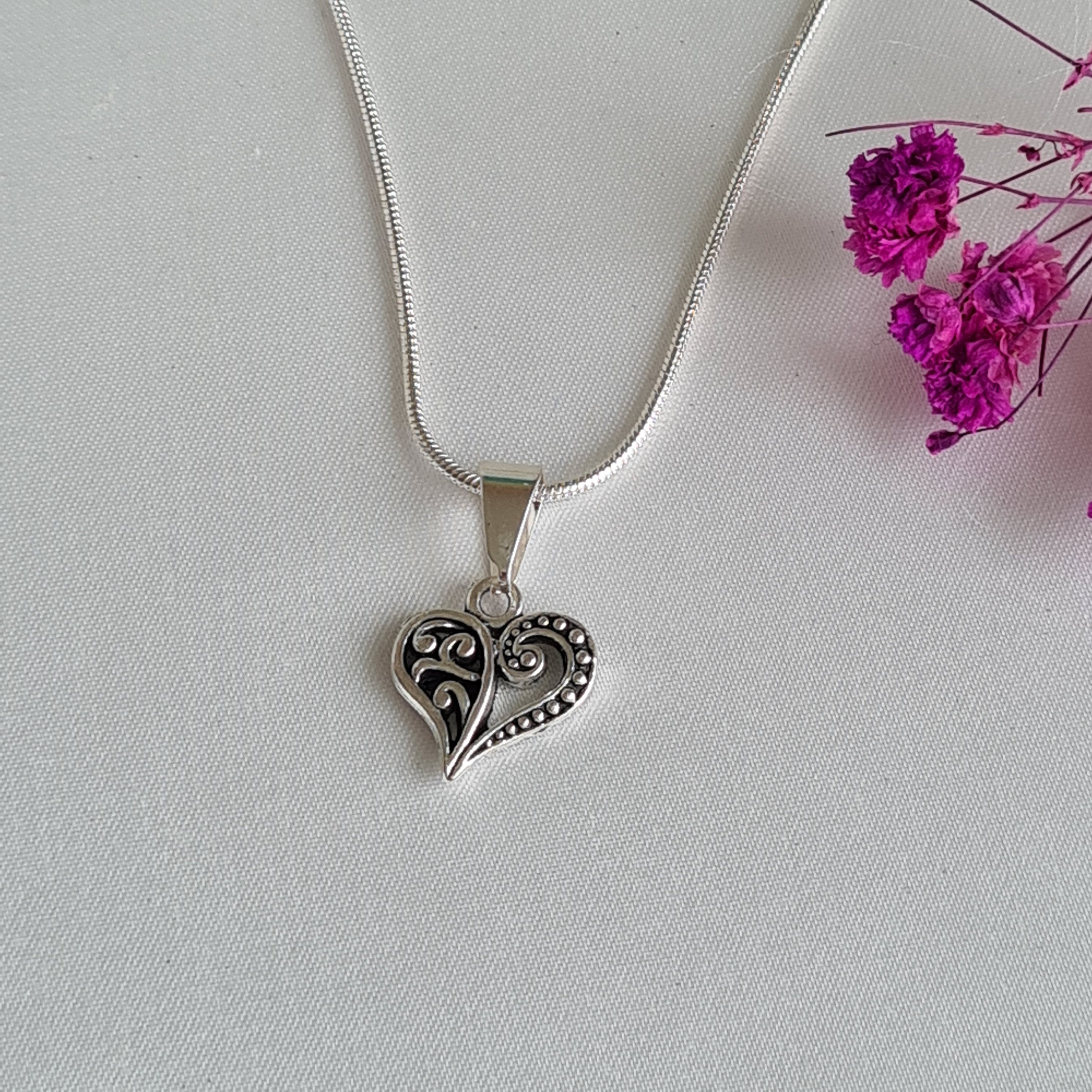 Pretty Silver Heart Pendant Necklace. Vintage Style Pendant