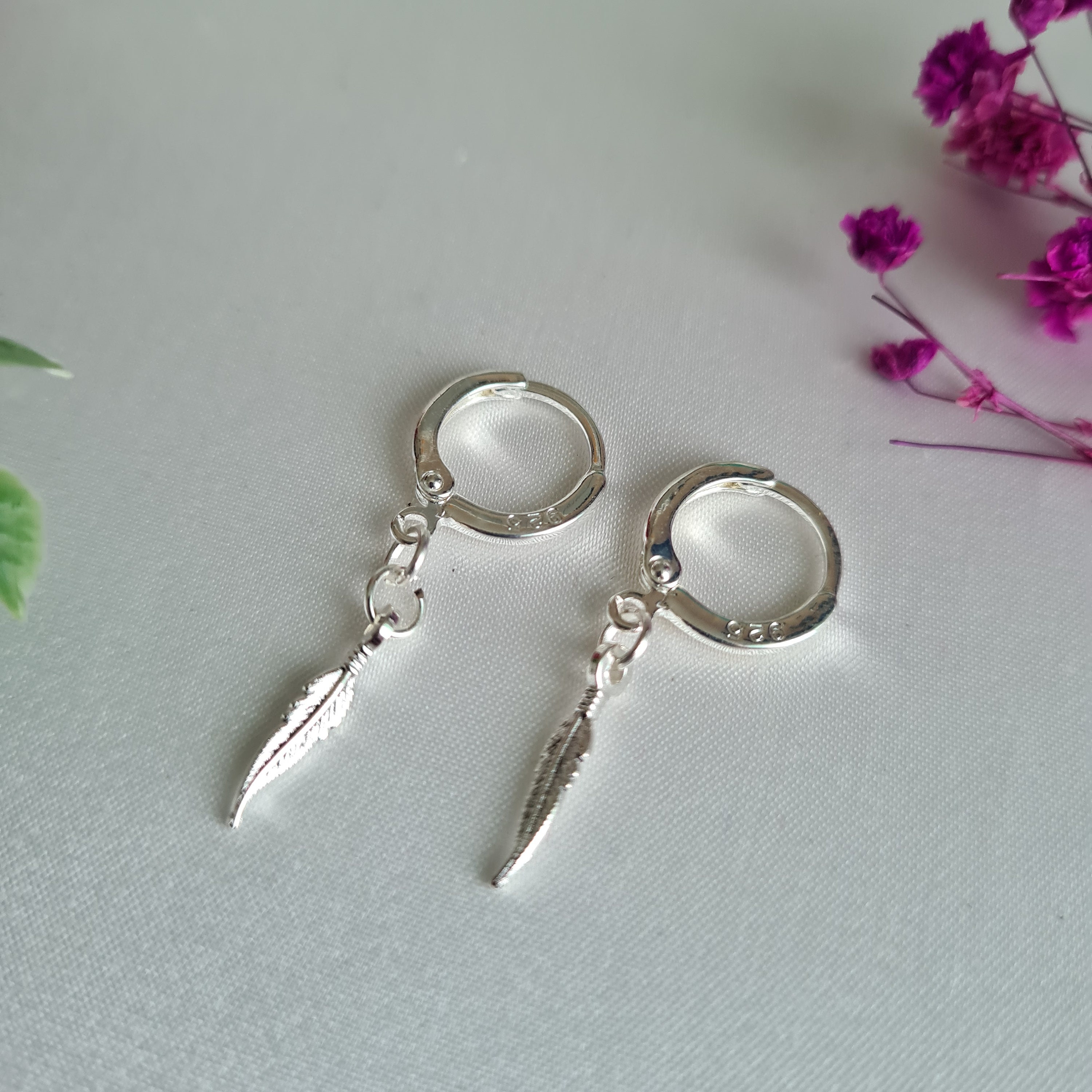 Orecchini A Cerchio Con Piume In Argento Sterling: Orecchini A Cerchio Con Ciondolo Pendente - Italia - Foto 5