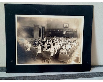Photo Brown Street School Milwaukee Wis 1920s Classroom Cabinet Card Antique