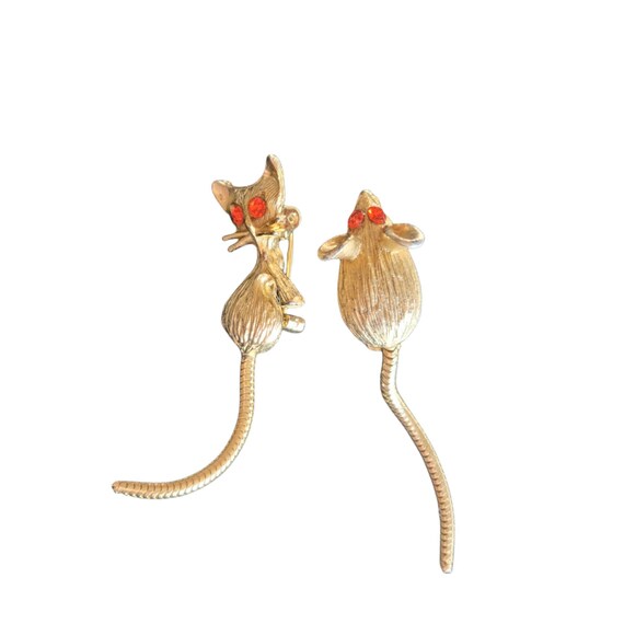 Vintage 1960's Cat & Mouse Brooch Pin Gold Ruby C… - image 2
