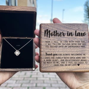 Schwiegermutter Geschenk Hochzeit Geschenk für Stiefmutter Mama Mama Bonus Mama Holz Geschenk-Box Set Halskette danke Schwiegermutter Schmuck komplettes Geschenk