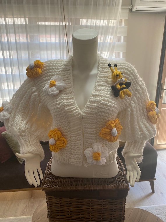 PRONTO per la spedizione, maglione lavorato a maglia con ape 3D in