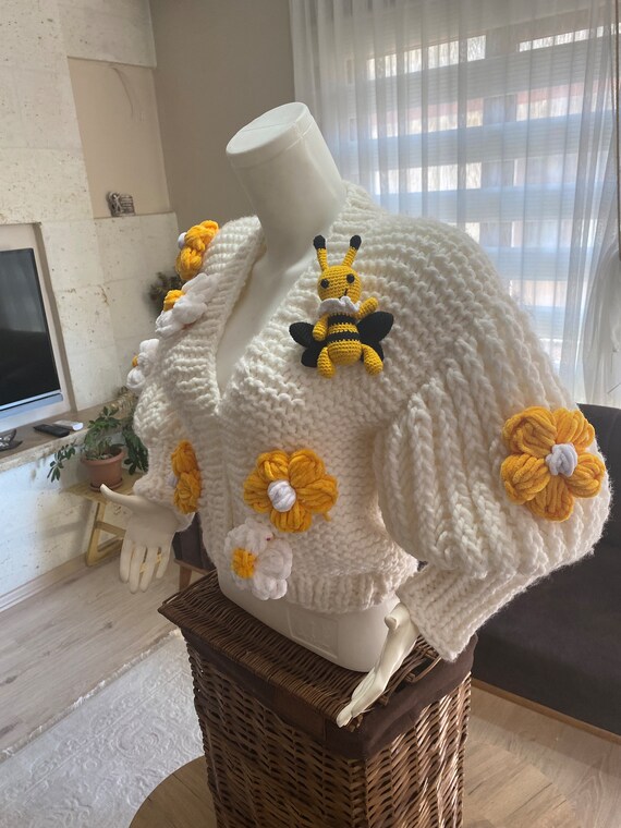 PRONTO per la spedizione, maglione lavorato a maglia con ape 3D in