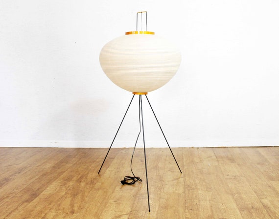 AKARI 10A Floor Lamp by Isamu Noguchi - Etsy Canada