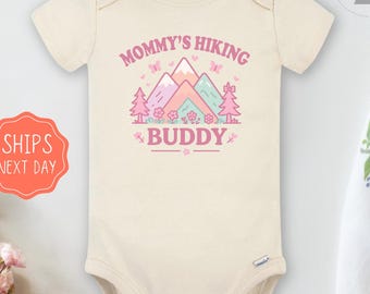 Body de bebé para bebé, compañero de senderismo de mamá. Camiseta de senderismo para bebé, body para recién nacido, ideal para aventuras al aire libre. Regalo para bebé recién nacido que disfruta de senderismo con mamá.