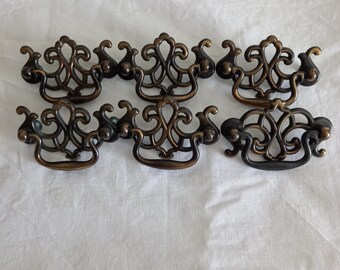 Lot, set of 6 antique style brass plated drawer handles. Vintage 1990's drawer handles