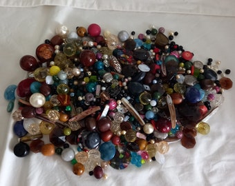 Gemischte Perlen, 1kg Perlen für Schmuck/Bastelarbeiten.