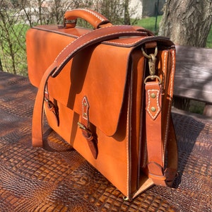 Sac porte-documents pliable fait main, cousu main à partir de cuir pleine fleur tanné végétal - Sac en cuir pour MacBook max 16" - ordinateur portable, documents