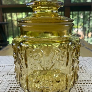 Vintage LE Smith Atterbury Scroll Amber Small Glass Jar with Lid