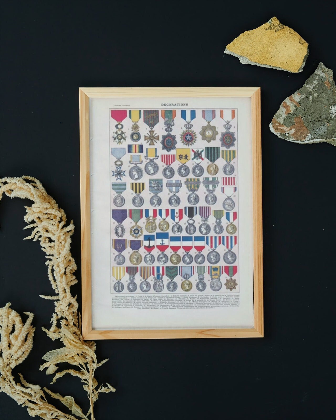 Illustration Ancienne Médailles. Document Original Vieux de 100 Ans