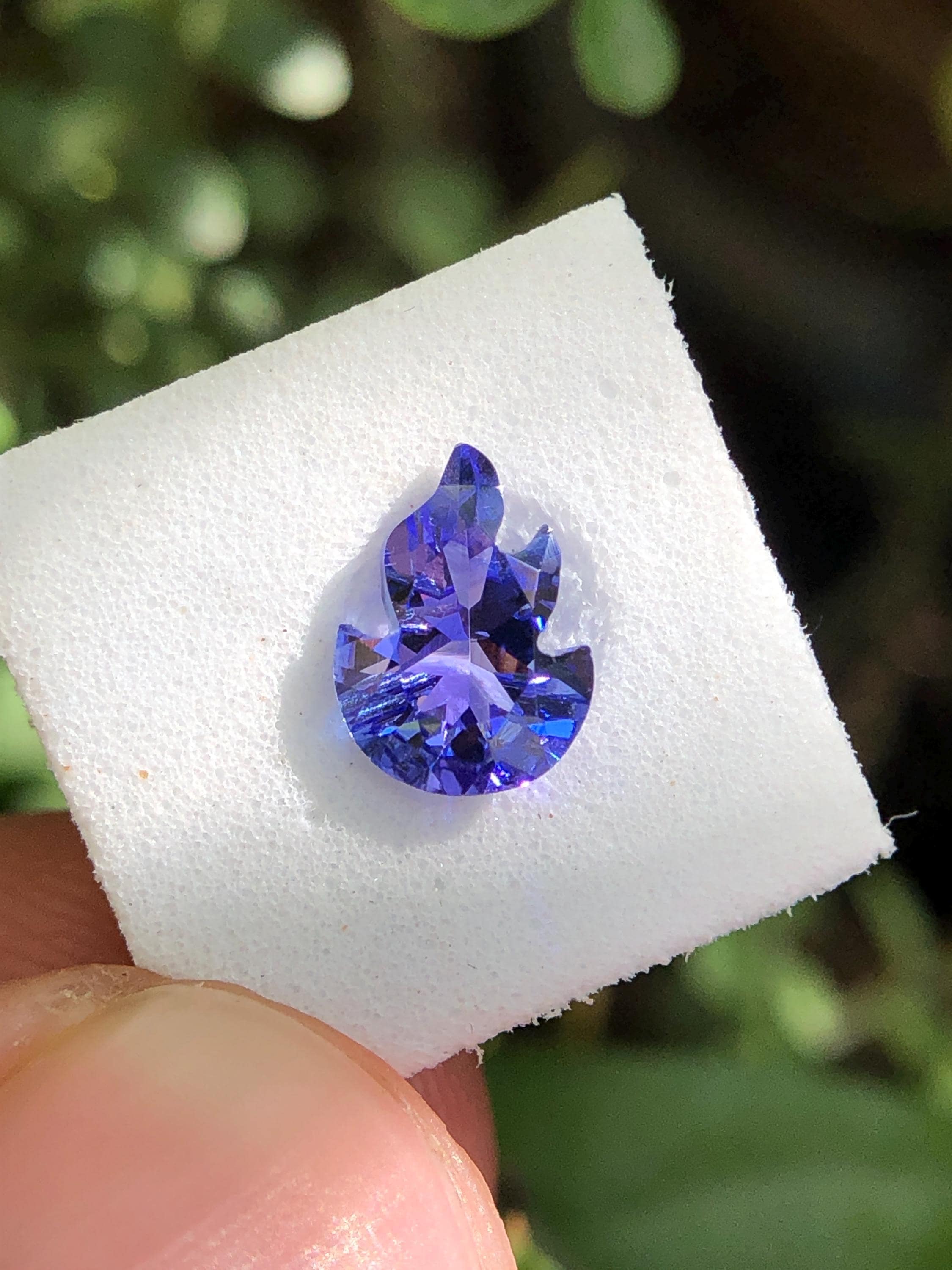 みき　高品質✨ヒデナイト 激レア！バイカラークンツァイトヒデナイト・結晶【53.80ct】 | へし屋