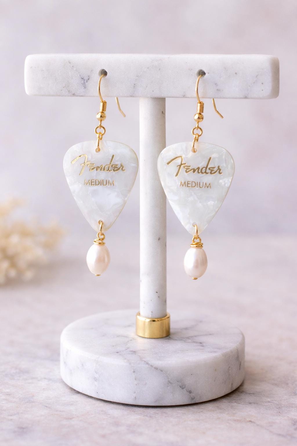 Guitar pick pearl earrings - Etsy 日本