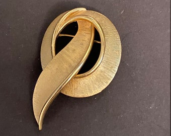 1950s Trifari Swirled Brooch