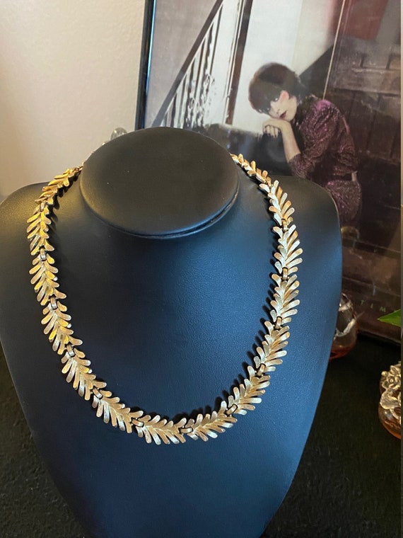 Crown Trifari 1960s Gold Brushed Necklace