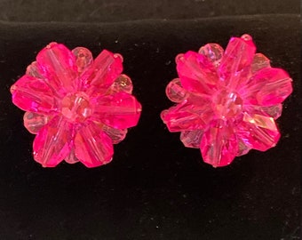 1960&#39;s Hot Pink Plastic Cluster Earrings Signed Hong Kong