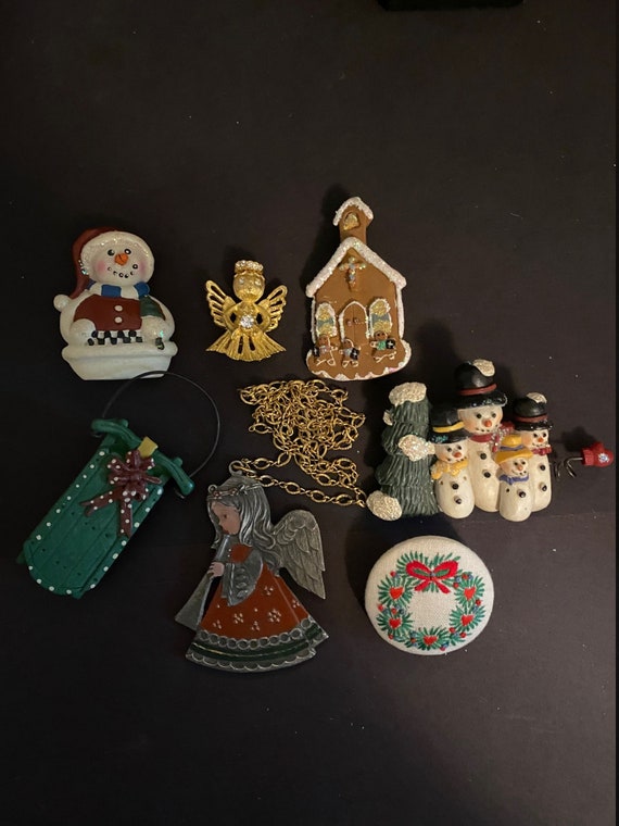 Vintage Winter Christmas Brooch Set