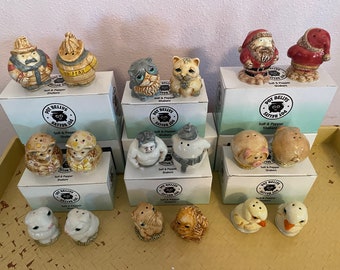 Salière et poivrière en pot Harmony Kingdom - Père Noël, pompier, lutteur de sumo, chats de Pâques, cochon, lapin, canard, chat, éléphant orang-outan