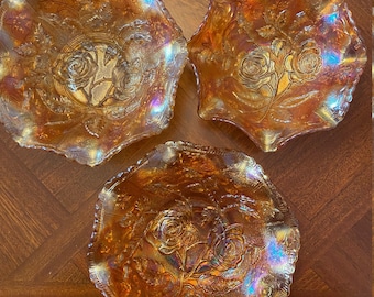 Marigold Carnival Imperial Class Co. Cuencos con volantes de rosa abierta