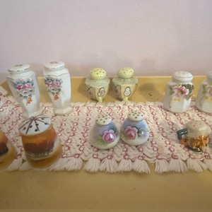 Vintage Japan Handbemalte Salz- und Pfefferstreuer - inklusive besetztem Japan