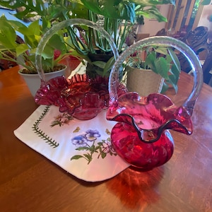 Kosze szklane Fenton Cranberry
