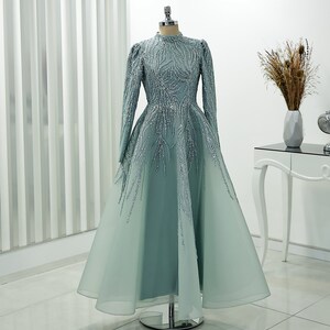 vestido de dama de honor - Buscar con Google  Evening dresses long, Prom  dresses modest, Celebrity dresses