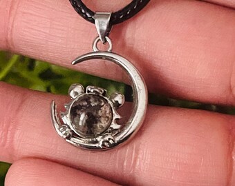 BEAUTIFUL Garden Quartz Pendant, Cat and Moon Crystal Pendant, Unique Garden Quartz Jewelry, Stainless Steel Charm, Lodolite Crystal Pendant