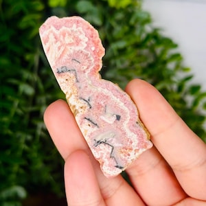 Plaque de rhodochrosite d&#39;Argentine, plaque de cristal de rhodochrosite rare, minéral de pierre d&#39;amour rose rouge, chakra du coeur, décoration d&#39;intérieur, cadeau en cristal