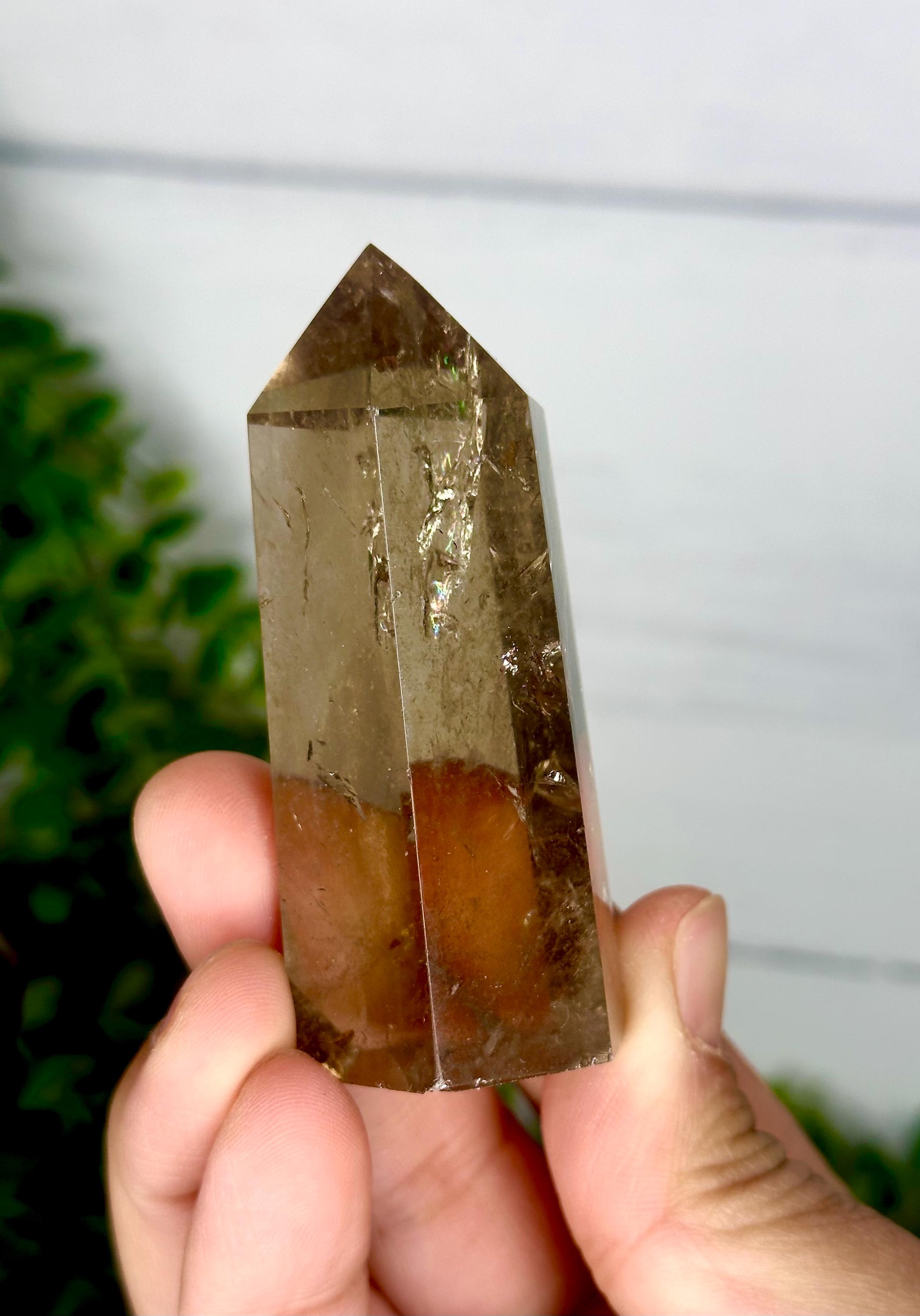 高品質のスモーキークォーツタワー、虹のスモーキークォーツ