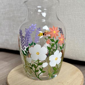 Hand painted flowers vase personalizable, vase decor, wildflowers glass vase, birthday gift for flowers lover, home decor unique vase