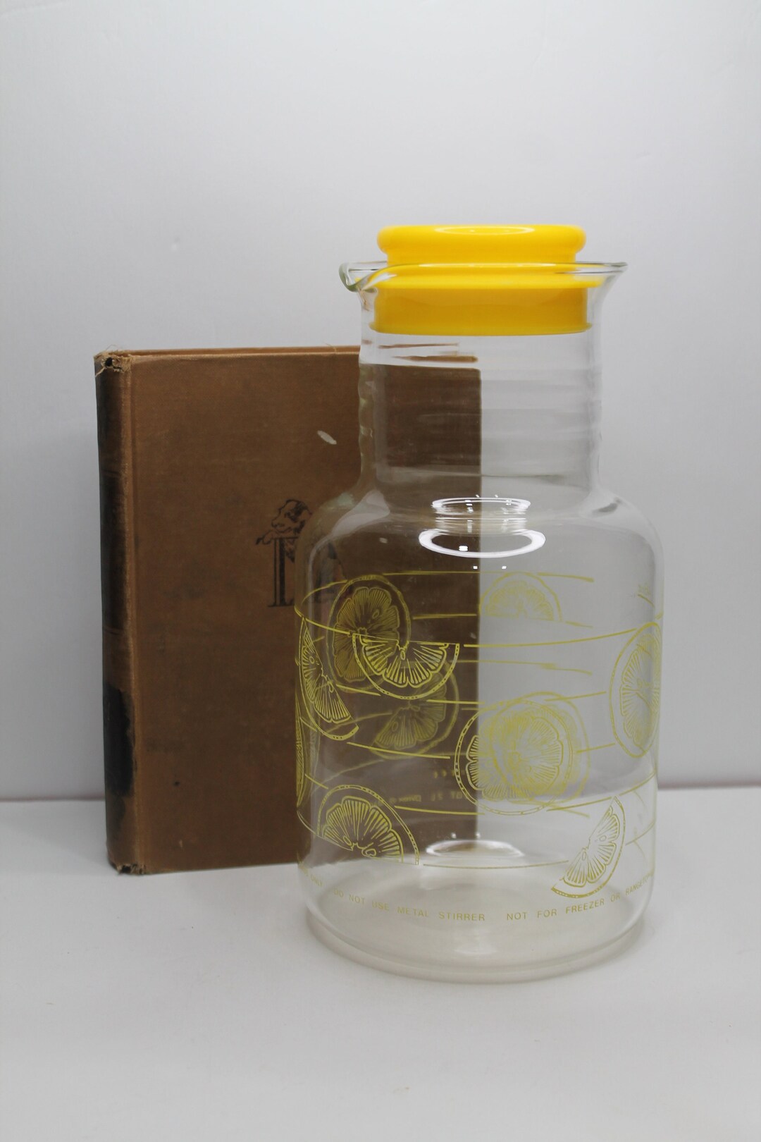 Pyrex 2qt Lemonade Pitcher With Lid Vintage Juice Carafe Etsy