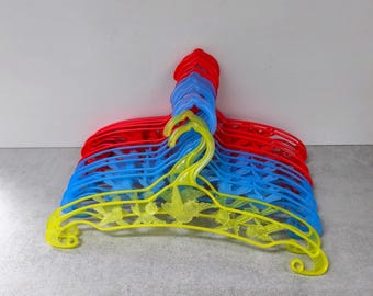 Set/12 VTG colored clothes hangers for babies or toddlers - Assorted clothes hangers with birds - Small plastic clothes hangers