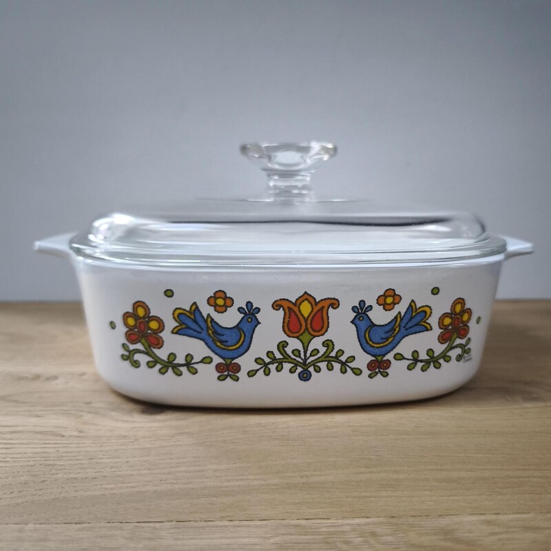 thumbnail image 2 of Vintage 1950s Corning Ware Cornflower Blue Casserole Skillet - 8x8 Inch With Lid 2 of 11