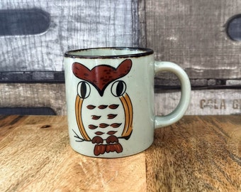 1960's Ceramic coffee mug with owl print | Glossy glaze | Retro mug from the sixties