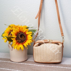 Women's Straw Crossbody Bag With Leather Accent, Fashion Casual Crossbody Bag, Gift for Her, Women's Woven Crossbody Bag,Straw Crossbody Bag