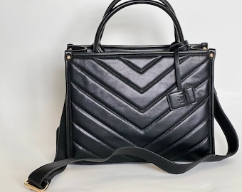 Tote cruzado con asa superiorBolso de mano de cuero vegano acolchado Chevron para mujer -Mediano