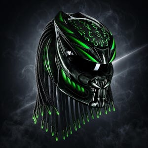 Anpassad Predator motorcykelhjälm - målad i eldgrön (godkänd av Dot & ECE)