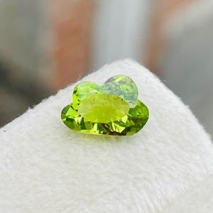 Top Quality Natural Peridot Cloud Shape Cut (Special Custom cut) gemstones for jewellery, Weight 2.20 Carats, Size 9.20x6.50mm.