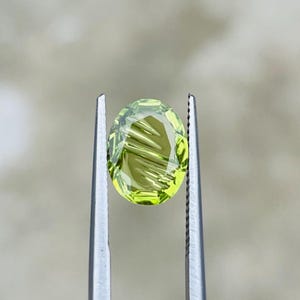Top Quality Natural Peridot Oval Shape Fantasy Cut, Peridot Oval, Peridot Carving gemstones for jewellery, Weight 1.40 Carats, Size 9x7mm.