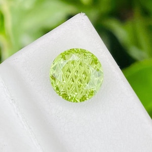 Top Quality Natural Peridot Round shape Fantasy Cut (Special Custom cut) gemstones for jewellery, Weight1.95 Carats, Size 7.75x7.75mm.