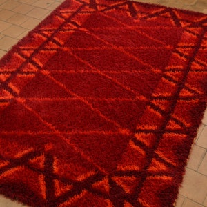 Rya rug High Pile abstract Scandinavian modern vintage rug, Geometric wool rya rug, Scandinavian handmade red wool rug