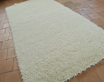 Vintage shag rug wool rya rug for bedroom, white color Handmade cute bedside rug from Sweden