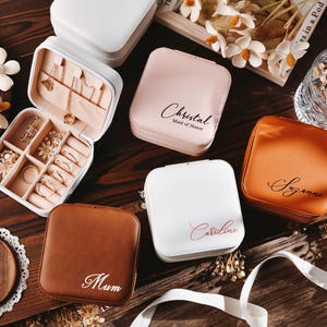 Benutzerdefinierte Brautjungfer Geschenke Schmuck Aufbewahrungsbox, Schmuckschatulle für kleinen Schmuck, exquisite benutzerdefinierte Name Schmuckschatulle handgemachte Brautjungfer Geschenke